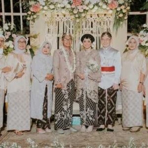 hobi jahit seragam
