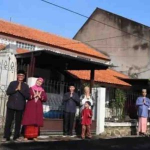 keluarga guntur sari 2 no 14, 14A, dan 16
