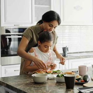 Tips Bekal Anak Sekolah yang Sehat dan Menyelerakan