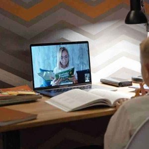 Membesarkan Anak di Era Digital