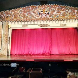 Pada Suatu Hari Menonton Wayang Orang Sriwedari, Solo