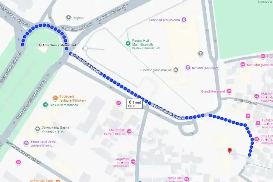 jalan kaki dari monumen ke gur-i-amir