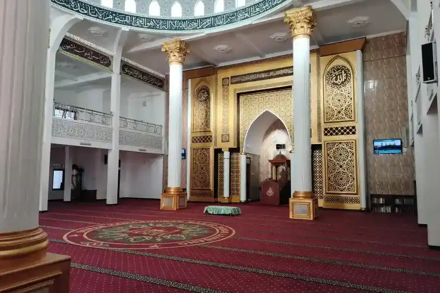 interior masjid agung lembang