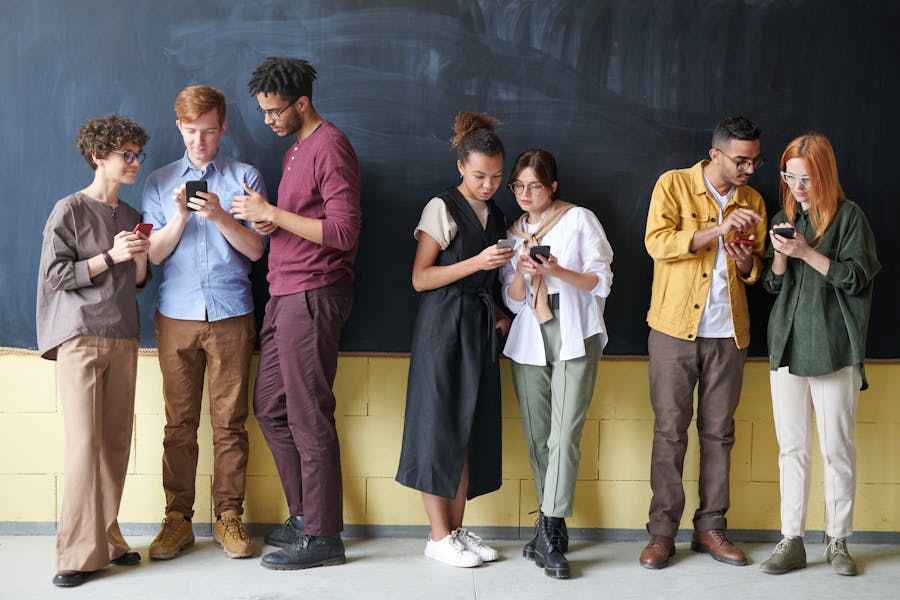 Adaptasi Dunia Kerja, Dari Boomer Hingga Gen Z