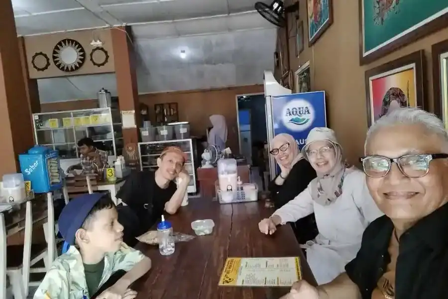 sego empal bu warno