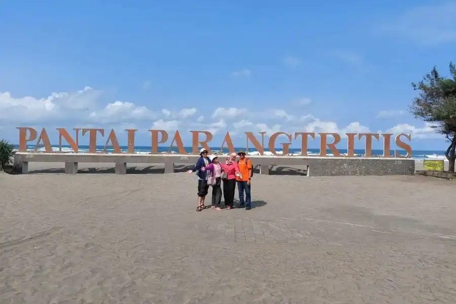 pantai parangtritis