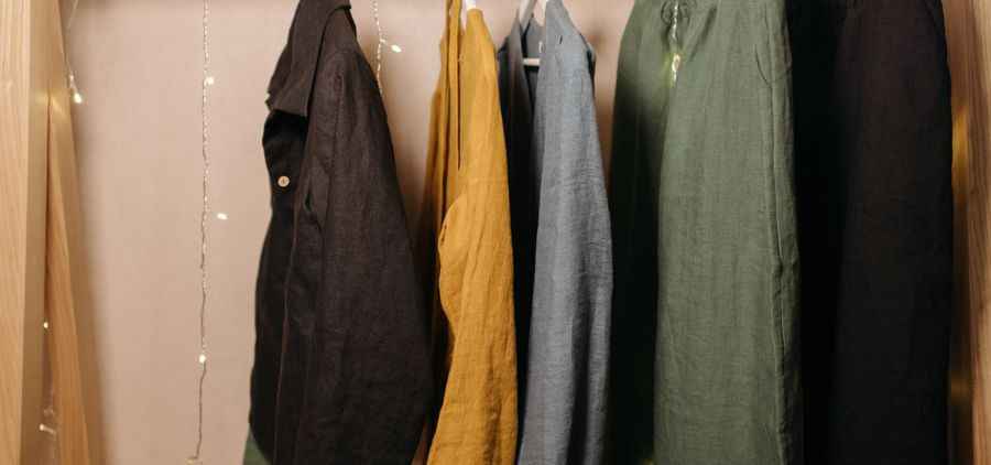10 Bahan Baju yang Adem dan Nyaman Dipakai Sehari-hari