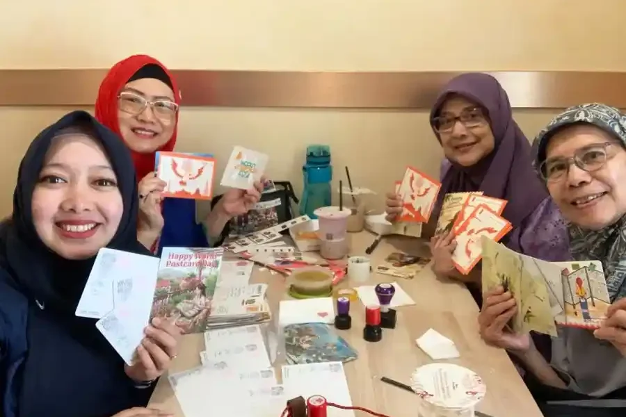 meet up world postcard day